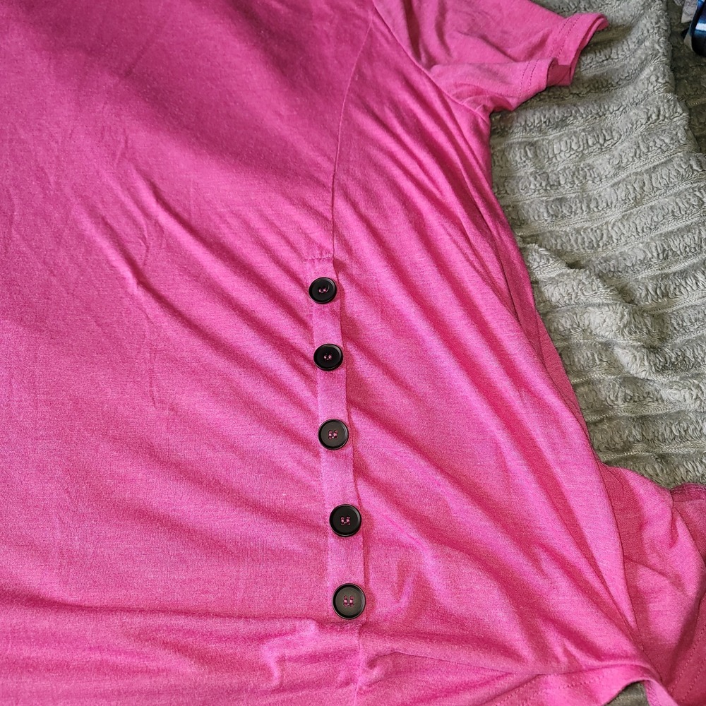 Emery Rose Women's T-Shirt Pink Button Accented Size‎ 3XL S/S Shirt